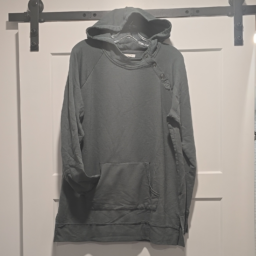 Maurices Green Sweater with Relaxed Fit and Soft Texture